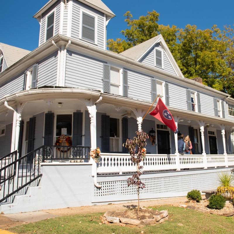 Shepard Inn in Downtown dandridge TN