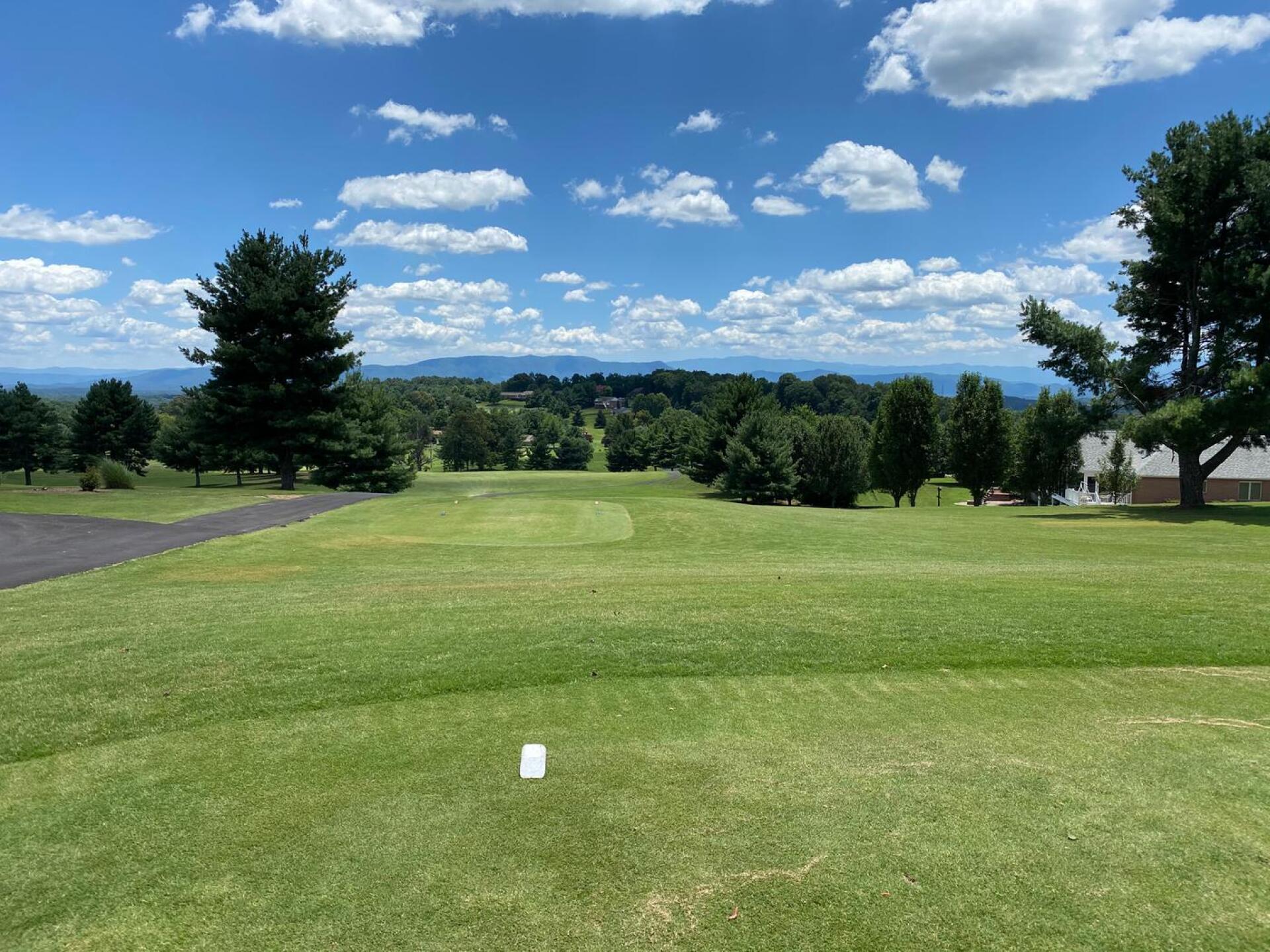 photo overlooking a green at Dandridge Golf and Country Club in Jefferson County Tennessee