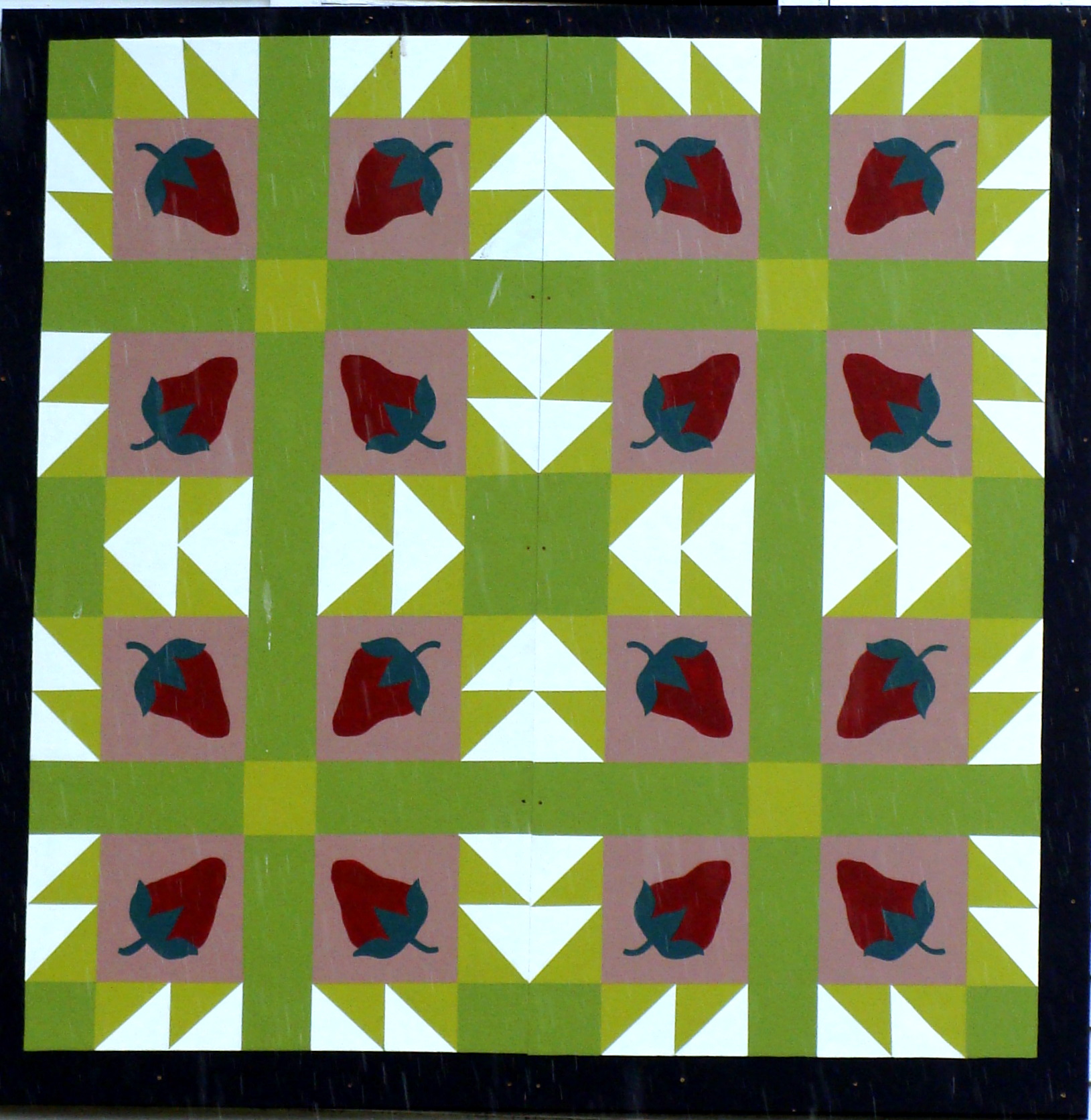 Bear Claw with Strawberries quilt square