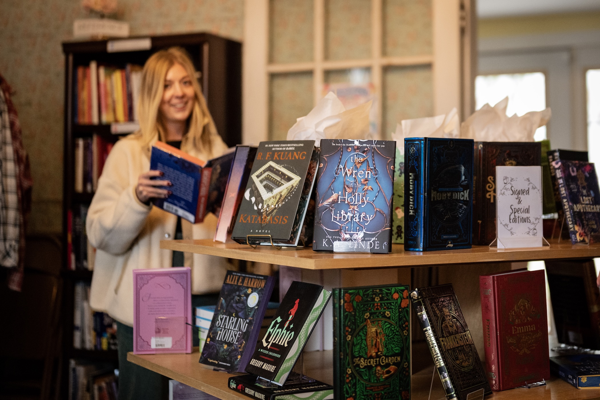 Girl in book store<br />
