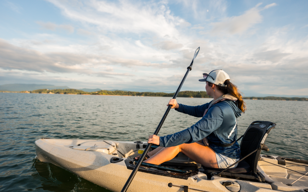 Spring Travel Guide: 6 Ways to Explore the Lakeside of the Smokies