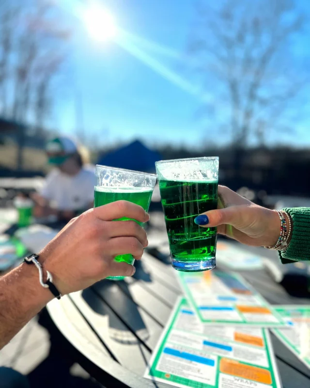 We must have the luck of the Irish, because Off the Hook is open for the season! Happy St. Paddy’s day from the Lakeside! #CHEERS 🍀